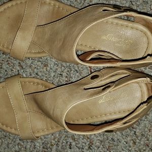 Firenze flats size 6 tan
